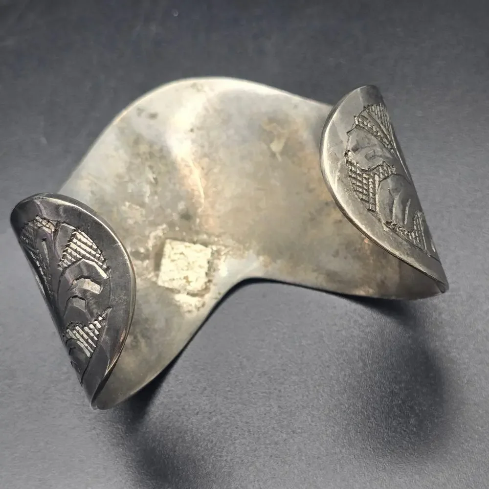 Silver Tone Etched Elephant Cuff Bracelet Black Vintage Costume Jewelry